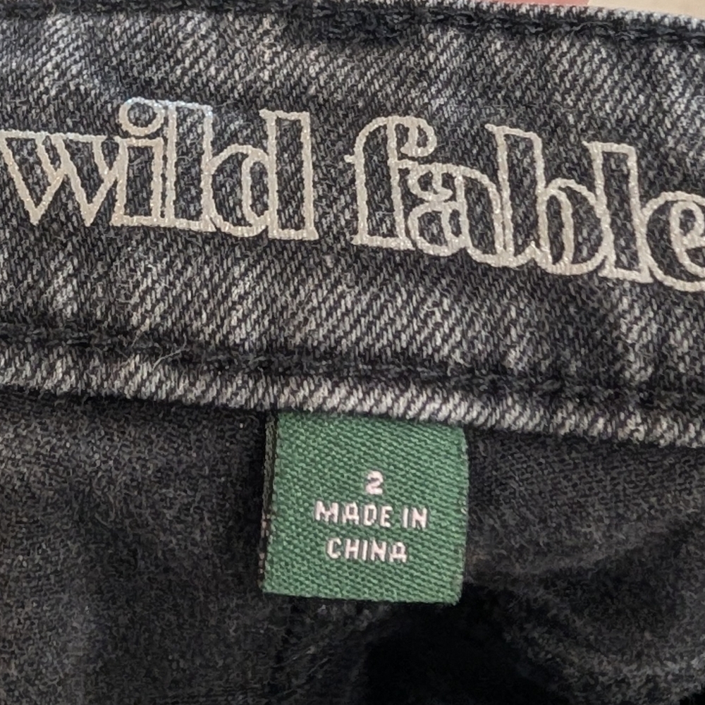 Wild Fable High Rise Black Denim Distressed / Ripped Jeans - Size 2 - Picture 5 of 5